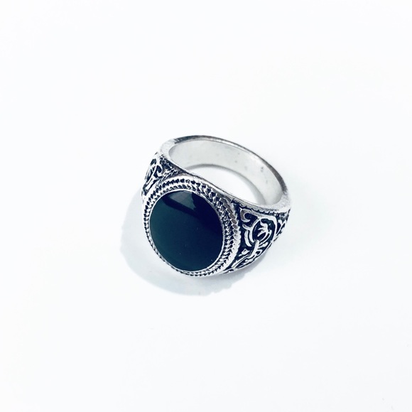 Eoracco men’s vintage rings - Picture 2 of 3